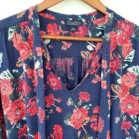 Lucky Brand floral print top with tie at the neck - Picture 5 of 9